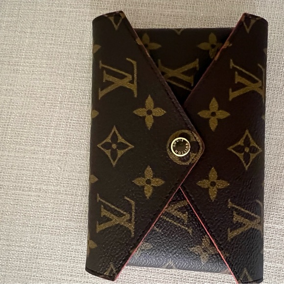 Louis Vuitton new Kirigami set of 3 - Picture 6 of 16